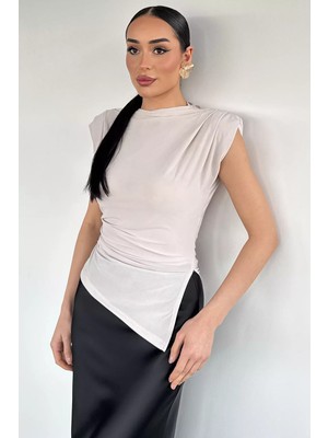 Gülseli Kadın Omuz Vatkalı Drapeli Asimetrik Kesim Bluz P-00020615