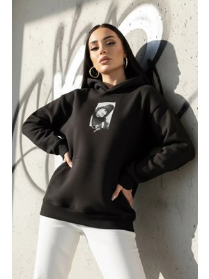 Gülseli Kadın Kapüşonlu Baskılı Kanguru Cep Şardonlu Sweatshirt P-00020390