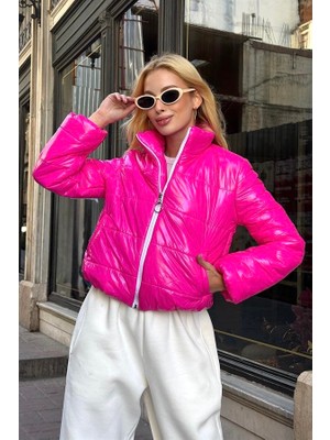 Modanı Seç Pembe Parlak Su Itici Dik Yaka Kısa Şişme Mont