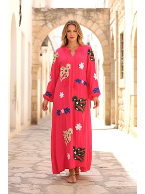 Modanı Seç Pembe Sıfır Yaka Önü ve Kolları Nakışlı Püsküllü Uzun Elbise