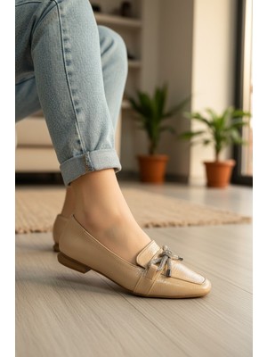 Enoch Kadın Taşlı Bağcık Detaylı Loafer Tarzı Bej Zarif Babet