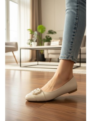 Enoch Kadın Logolu Metal Aksesuarlı Zarif Klasik Babet