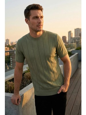 Erkek Bisiklet Yaka Çizgi Desenli Likralı Triko Tişört P-00020488