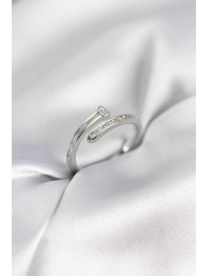 İsmiyle Al Zirkon Taşlı Gümüş Renk Yassı Çivi Model Kadın Yüzük