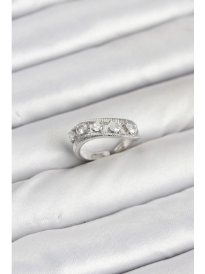 İsmiyle Al Pirinç Gümüş Renk Zirkon Taşlı Kadın Yüzük