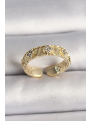 İlkyaz Fashion Pirinç Gold Renk Zirkon Taşlı Yonca Işlemeli Ayarlanabilir Yüzük - TJ-BYK3545