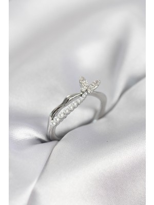 İsmiyle Al Gümüş Renk Kuyruklu Kelebek Model Incili Kadın Yüzük