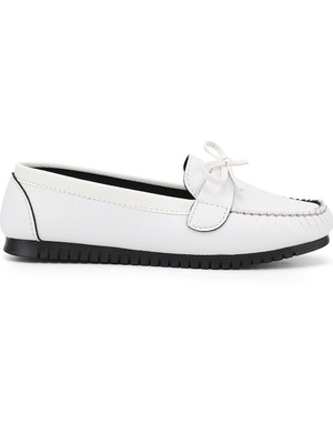 Gönderi(r) Kadın Beyaz  Düz Taban Fiyonklu Babet