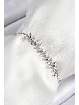 Eco Lounge Pirinç Zirkon Taşlı Sıralı Ok Model Gümüş Renk Asansörlü Kadın Bileklik