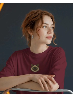 Muhtar Store Kadın Siyam Kedisi Baskılı Oversize Tişört – Minimal Siamese Cat Tasarım