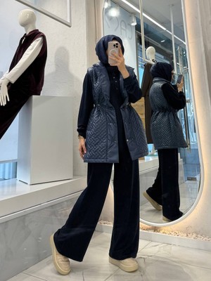 Moda Kapitone Şişme Yelekli Tesettür 3’lü Takım – Spor Şık Modern Kombin (Yelek + Sweatshirt + Pantolon)