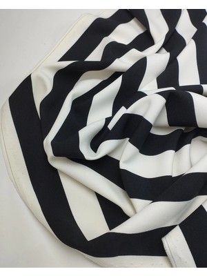 Kumaş Parça Siyah Beyaz Renklerde Krep Kumaş En: 140CM