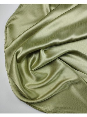 Kumaş Parça Yeşil Renkte Yoryo Saten Kumaş En: 140CM