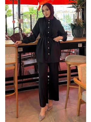 Tesettür Diyarı Yazlık Kumaş Önü Fırfır Detaylı Takım- Siyah