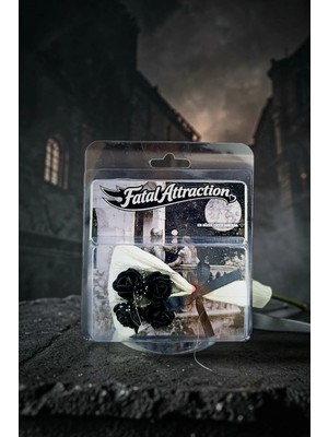 İnci Sepette Pinterest Gotic Hot Flowers 'en Güzel Çiçek Arkada' Yazılı Aynalı Buket