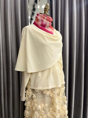 Meram Butik Vatkatex Güllü Etekli Takım - Krem - 46