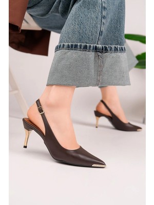 Homiro Kadın Sivri Burun Metal Detaylı Ince Topuklu Slingback Ayakkabı - Kahverengi