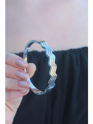 VeraGlobe Buğz 316L Kararmaz Çelik Gümüş Renk Dalga Model Kelepçe Kadın Bileklik - Buğz