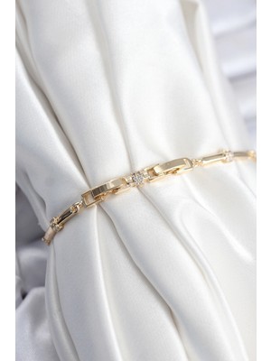 VeraGlobe Buğz Pirinç Vıp Seri Gold Renk Parçalı Model Zirkon Taşlı Kadın Bileklik - Buğz