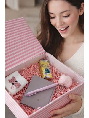 Koni Club Pembe Kalp Detaylı Hediye Kutusu-Günlük Mutluluk Seti