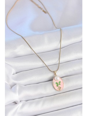 VeraGlobe Buğz 316L Çelik Gold Renk Zincir Pembe Mineli Oval Incili Çiçek Işlemeli Portre Model Kadın Kolye - Buğz
