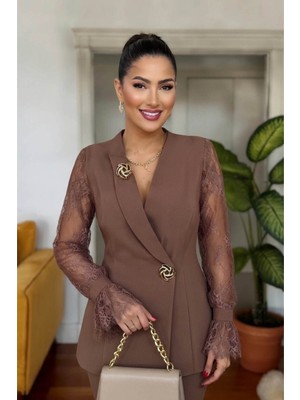 Zishan Fashion Güpür Kol Detaylı Kruvaze Blazer Ceket & Pantolon Takımı - Premium Krep Kumaş | 36055