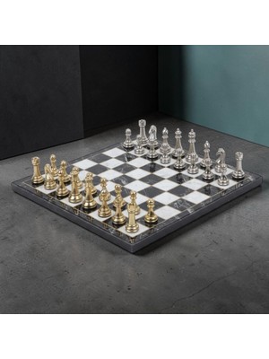 Elifeshop Lüks Metal Satranç Takımı Krom Kaplama Klasik Gold Temalı Figür – Siyah Mermer Desenli Tahta 20 Cm.