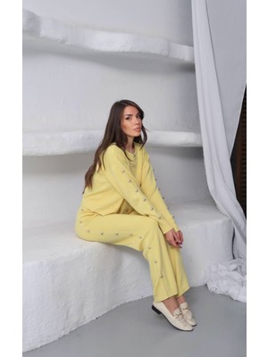 CHWAIN Taş Detaylı Kadın Triko Takım – Zarif ve Modern Şıklık