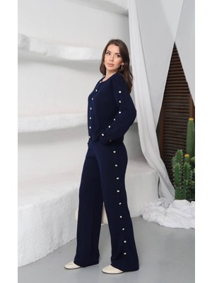 CHWAIN Taş Detaylı Kadın Triko Takım – Zarif ve Modern Şıklık