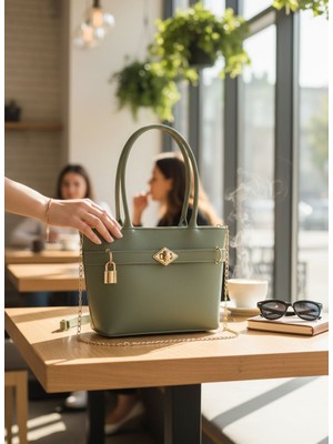 ROYAL LADYS Kadın Omuz Çantası Zincir Detaylı – Astarlı, Çıtçıt Kapamalı,günlük Çanta