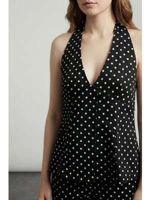 Quzu Puantiyeli Sırtı Açık Kup Model Bluz Siyah