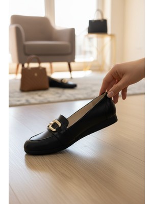 Enoch Kadın Gold Tokalı Loafer Tarzı Konforlu Siyah Babet
