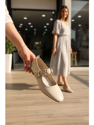 Enoch Kadın Antik Gold Madalyon Aksesuarlı Mary Jane Babet