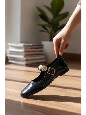 Enoch Kadın Antik Gold Madalyon Aksesuarlı Mary Jane Babet