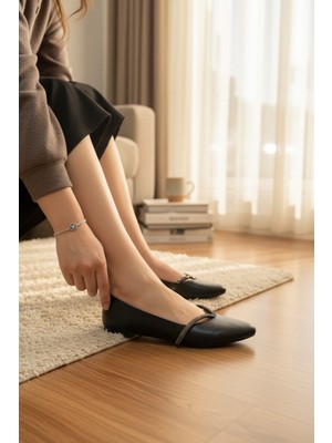 Enoch Kadın Mikro Taş Işlemeli Çapraz Bantlı Zarif Siyah Süet Babet