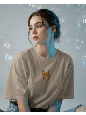 Muhtar Store Sarman Kedi Baskılı Kadın Oversize Tişört – Minimal Turuncu Kedi Tasarım