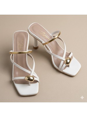 Kindep (Inna) Düğme Detaylı Topuklu Kadın Ayakkabı Beyaz