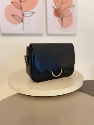 Generic Siyah Gold Halka Detaylı Kadın Omuz Çantası – Zamansız Şıklık