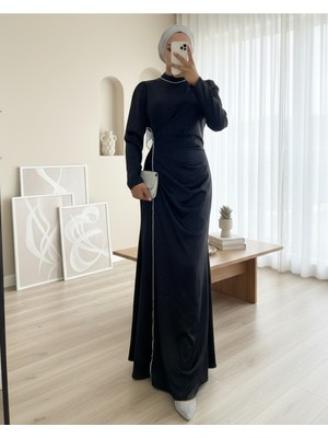 Modamorfo Taş Şeritli Beli Drapeli Saten Abiye -Siyah