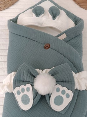 Epilons Yenidoğan 4 Kat Müslin Kumaş Kulaklı Patili Fiyonk Bebek Battaniyesi Kundak