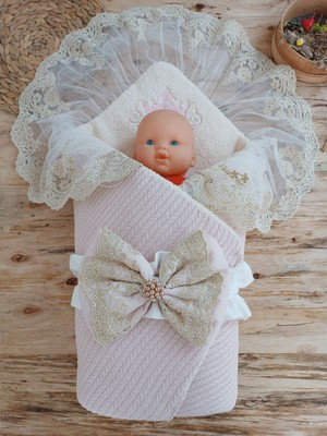 Epilons Yenidoğan Kuzulu Taç Nakış Güpürlü Fiyonklu Duvaklı Prizma Taş Unisex Kundak Bebek Battaniyesi