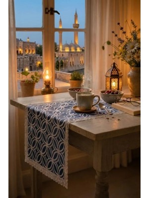 Rona Home Lüks Mavi Beyaz Geometrik Desenli Dantel Saçaklı Dekoratif Masa Ranırı (Runner)