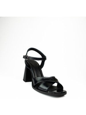 Zeyn 4173 Siyah Çapraz Topuklu Kadın Sandalet