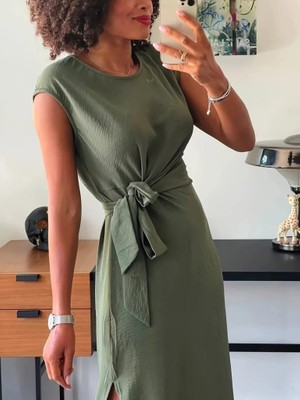 Ne Verelim Size Kadın Kısa Kollu Yuvarlak Yaka Belden Bağcıklı Önden Yırtmaçlı Aerobin Elbise