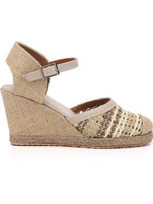 Gönderi(r) Kadın Ten  Hasır Örgü Dolgu Topuklu Sandalet