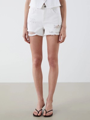 Lc Waikiki Yeni Sezon Standart Fit Yırtık Detaylı Kadın Jean Şort