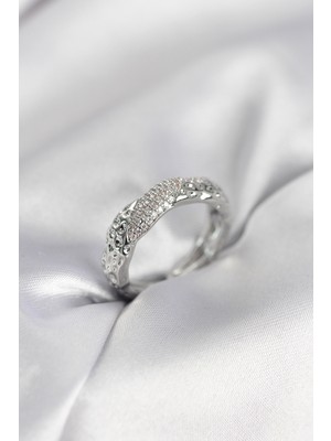 Zirkon Taşlı Puntalı Gümüş Renk Kadın Yüzük - Lisinya