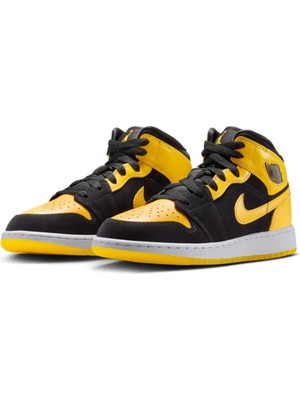 Nike Air Jordan 1 Mid Se (Dar Kalıp 1 Beden Büyük Alınız)