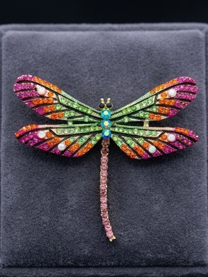 Punky Store Renkli Taşlı Yusufçuk Figürlü Broş – Işıltılı Kadın Yaka Aksesuarı