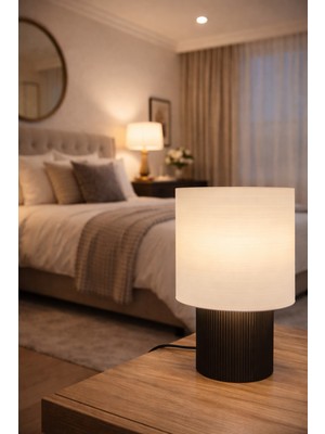 Piccomino Urban Loft Serisi: Dikey Hatlı Silindir Abajur - Her Ortama Uygun Modern Aydınlatma